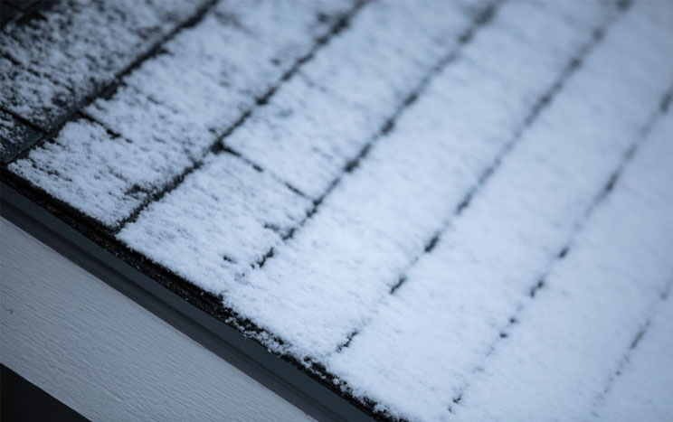 Can a roof be repaired in the winter?